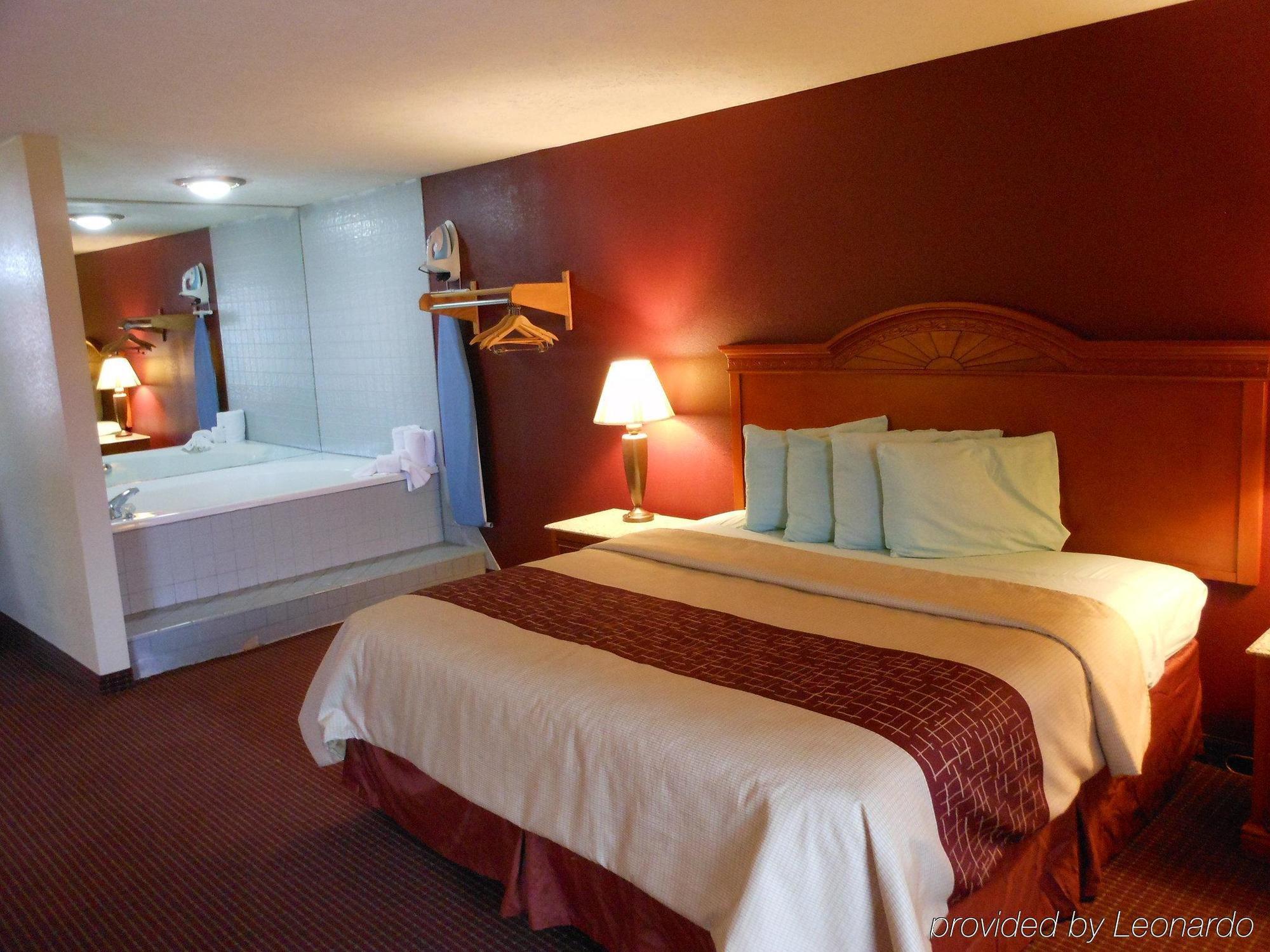 Red Roof Inn & Suites Pigeon Forge Parkway Zewnętrze zdjęcie