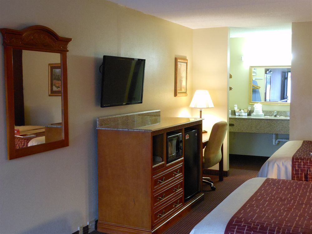 Red Roof Inn & Suites Pigeon Forge Parkway Zewnętrze zdjęcie