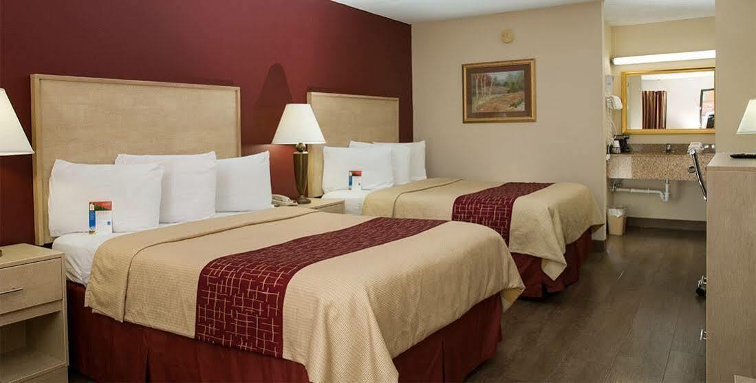 Red Roof Inn & Suites Pigeon Forge Parkway Zewnętrze zdjęcie