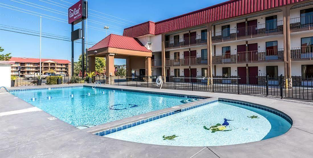Red Roof Inn & Suites Pigeon Forge Parkway Zewnętrze zdjęcie